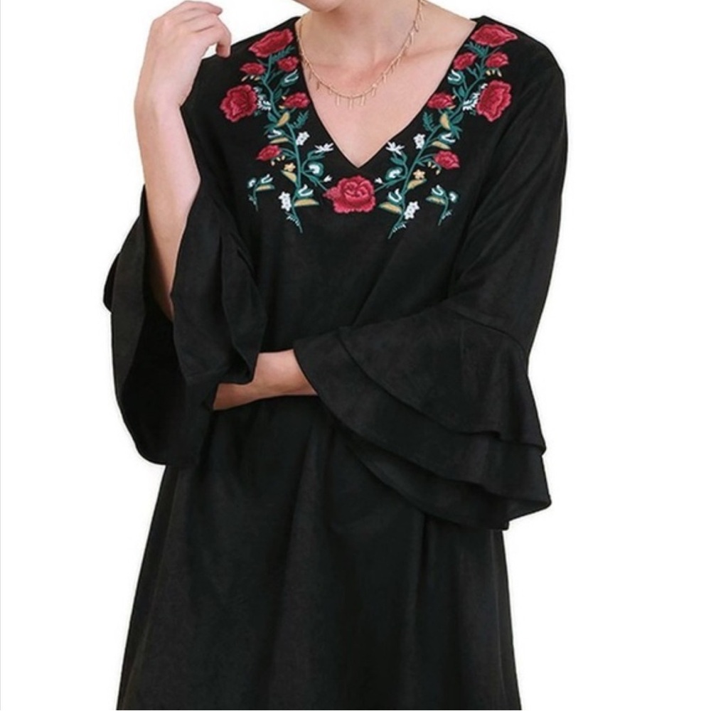 Umgee Embroidered Boho Shift Dress Black Floral V Neck Bell Sleeve Medium